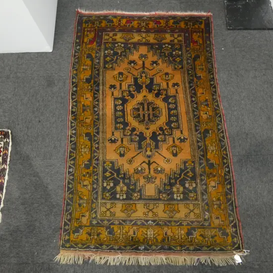 HAND KNOTTED ALL WOOL RUG 1380x880mm