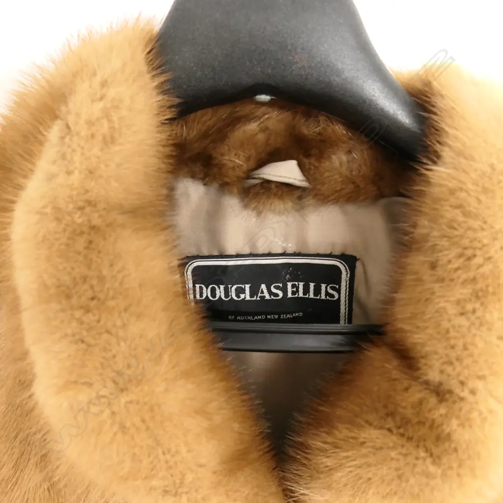 DOUGLAS ELLIS VINTAGE MINK JACKET Image 1++