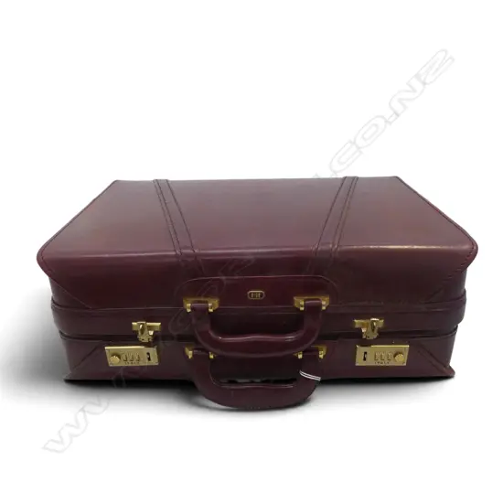 ITALIAN LEATHER 'HIT' BRIEF CASE W.490mm