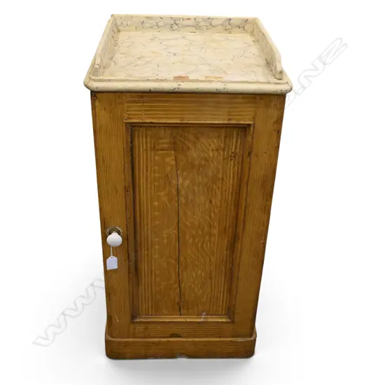 WOODEN CABINET w. FAUX PAINTED FINISH 395x370x780mm