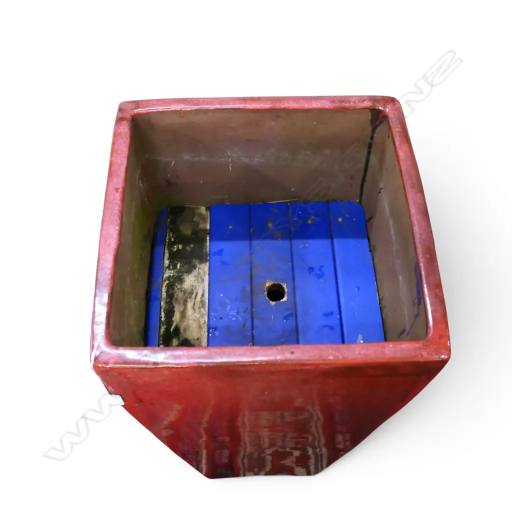 LG RED GLAZED PLANTER POT 415x415x880mm Image 1++