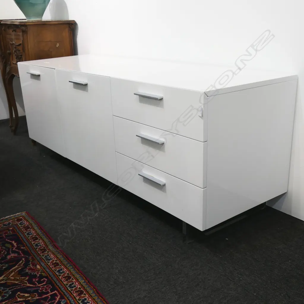 MODERN WHITE ENTERTAINMENT UNIT 1600x500x600mm Image 1++