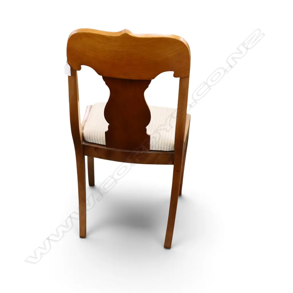 ANTIQUE CHAIR Image 1++