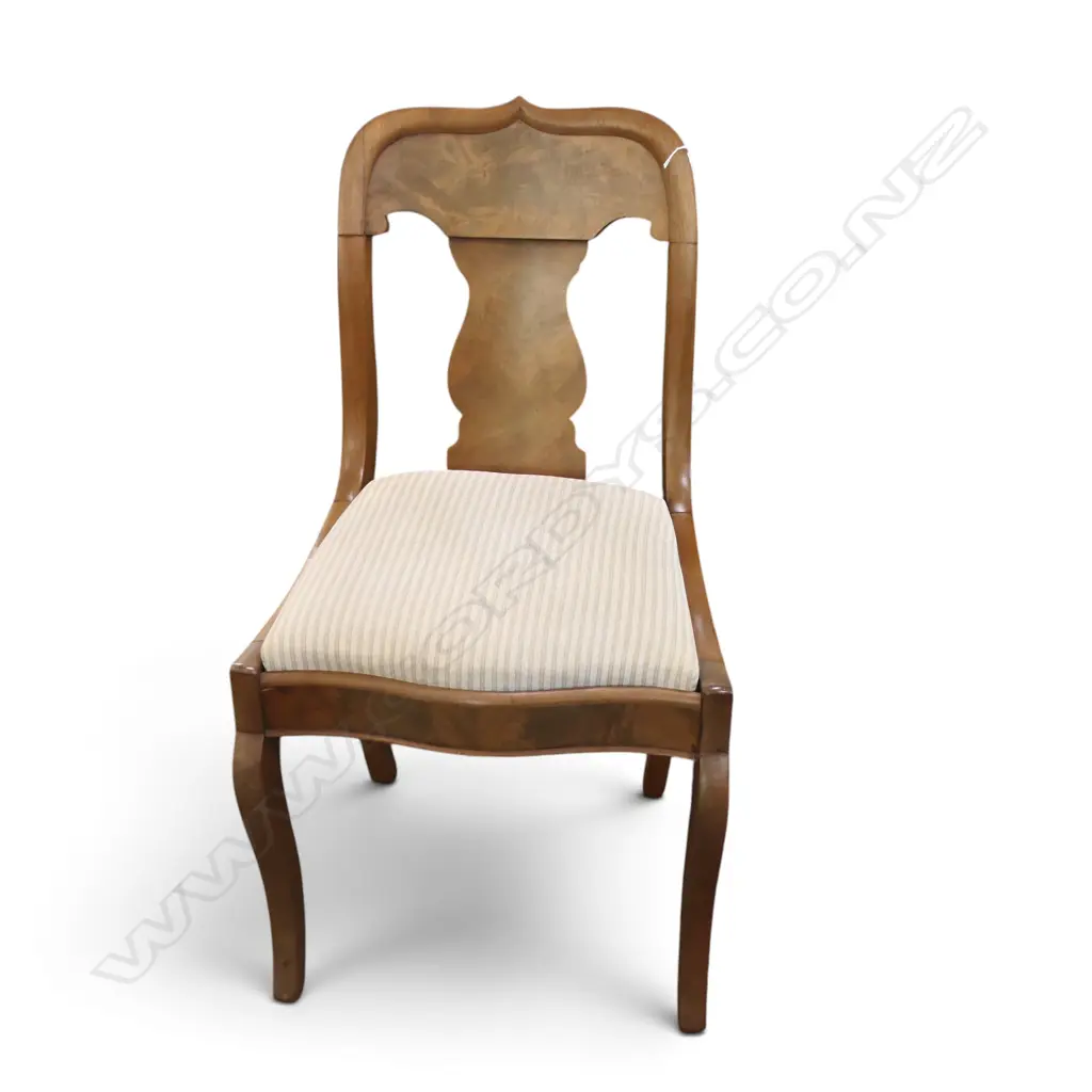 ANTIQUE CHAIR Image 1++