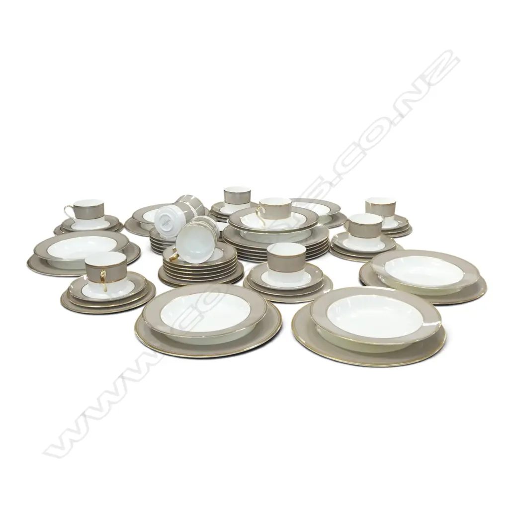MIKASA DINNER & TEA SERVICE MUSHROOM & GILT ON WHITE PORCLAIN Image 1++