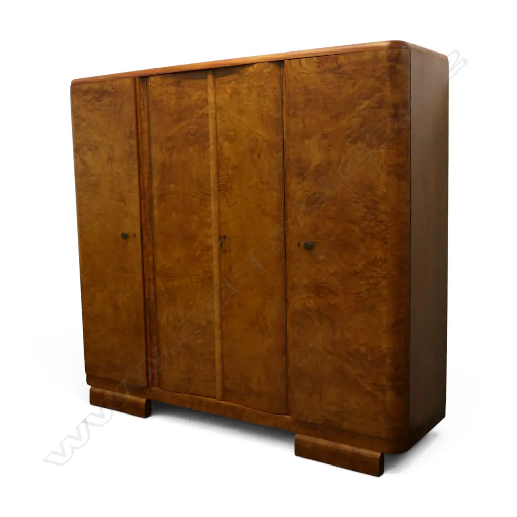 An impressive walnut Art Deco wardrobe, Image 1++