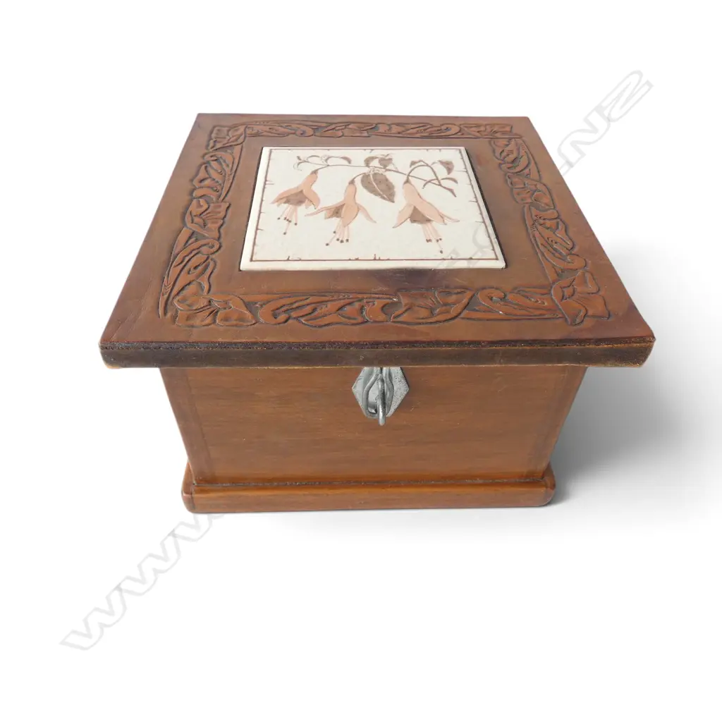 ART & CRAFT JEWELLERY BOX, EMBOSSED LEATHER , CERAMIC AND WOOD, 140 X 200 X 200MM Image 1++