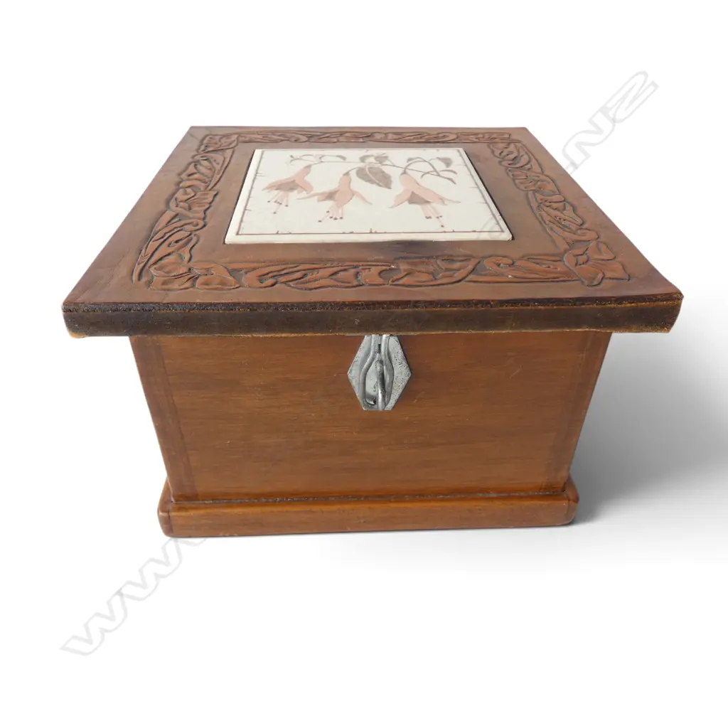 ART & CRAFT JEWELLERY BOX, EMBOSSED LEATHER , CERAMIC AND WOOD, 140 X 200 X 200MM Image 1++