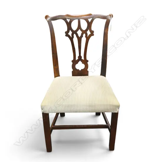 ANTIQUE HEPPLEWHITE STYLE CHAIR