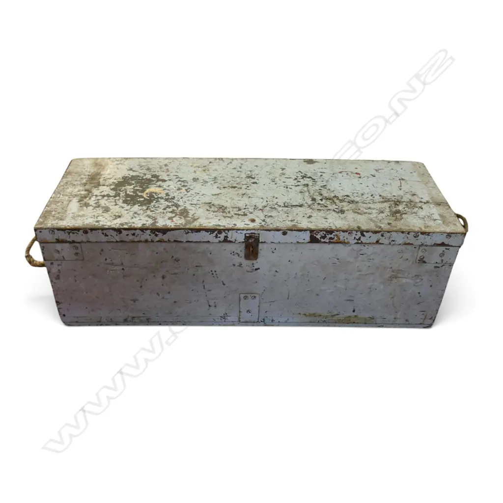 OLD CEDAR TOOLBOX + CONTENTS W.1040mm Image 1++