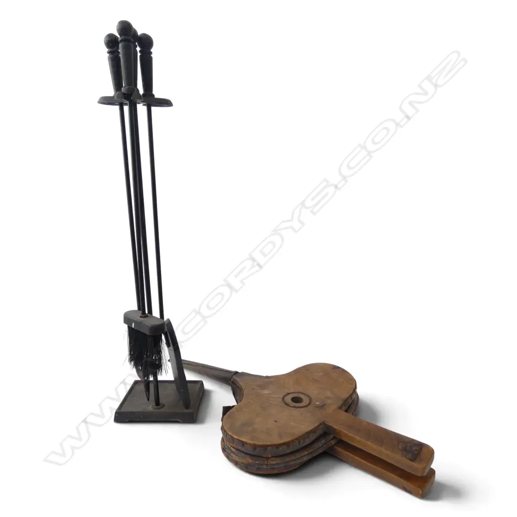 PR WOODEN FIRE BELLOWS L.655mm, METAL FIRE TOOLS H.750mm Image 1++