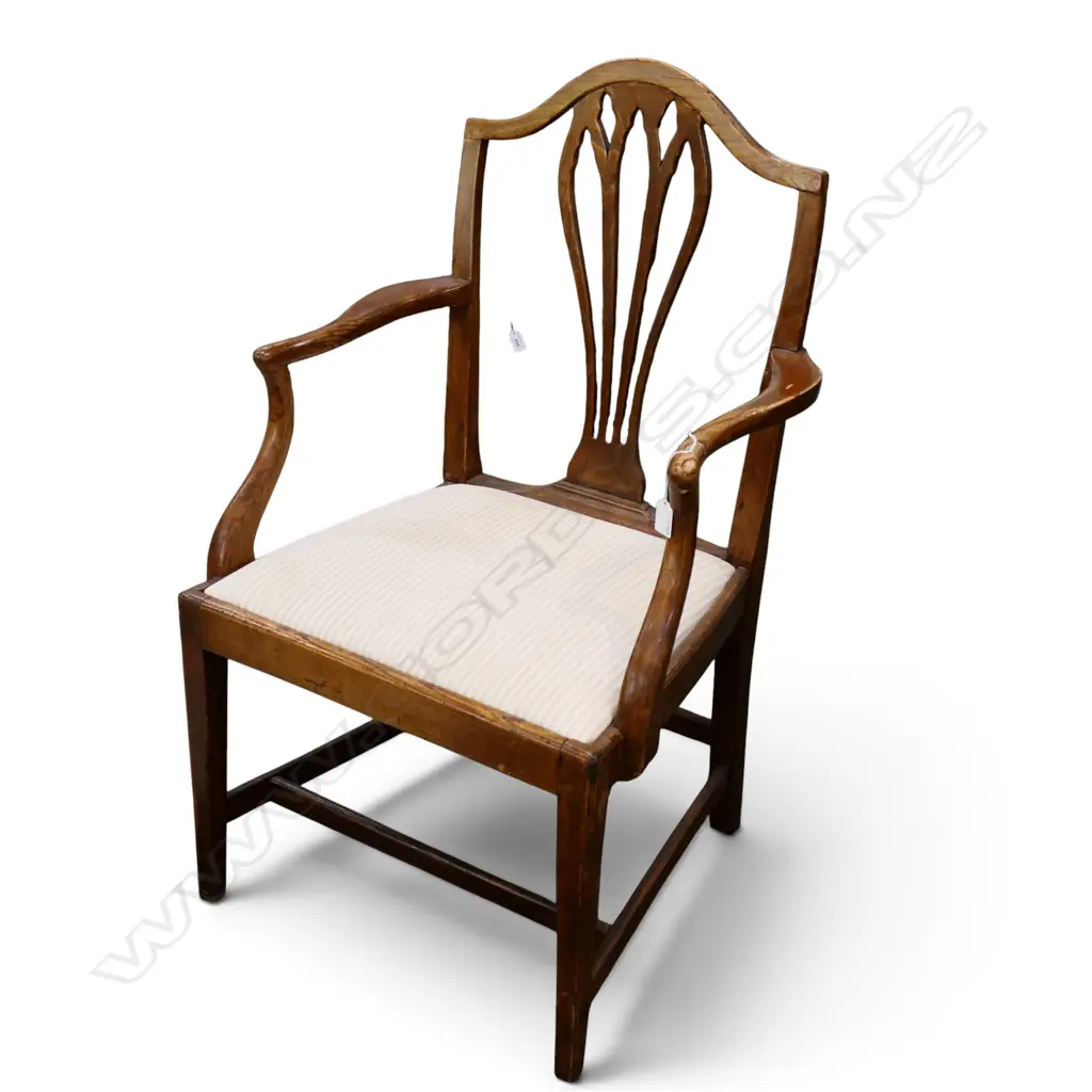 HEPPLEWHITE STYLE CHAIR Image 1++