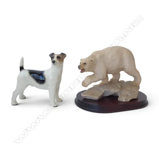 AYNSLEY MASTERCRAFT POLAR BEAR FIGURINE ON BASE WITH DOG