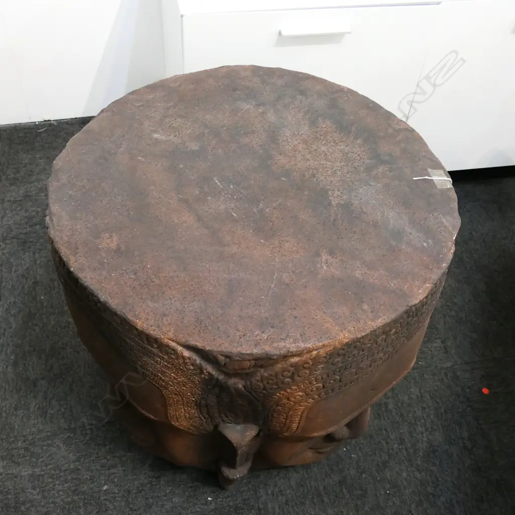 DECORATIVE CAST RESIN AND CONCRETE TABLE Dia.620mm Image 1++