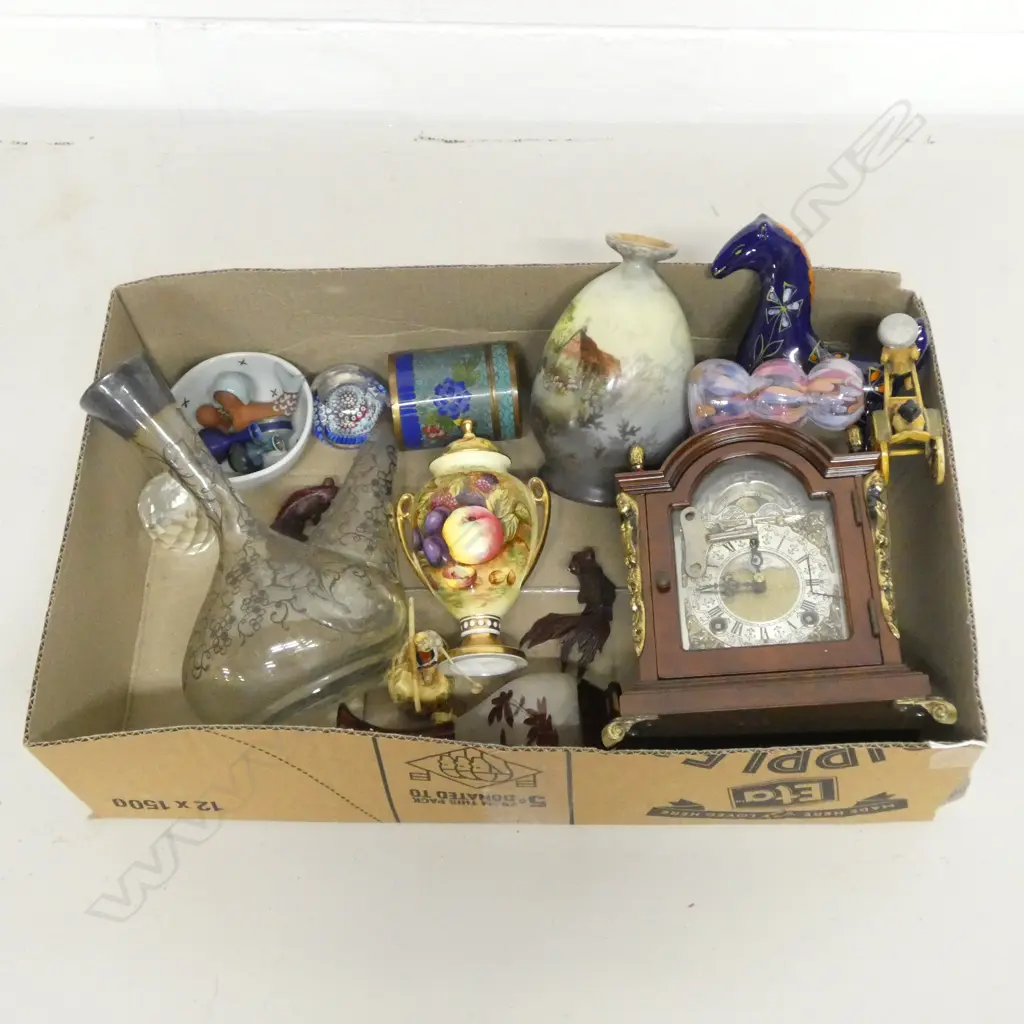 ANTIQUE STYLE MANTEL CLOCK, ART GLASS, ORIENTAL ITEMS, AYNSLEY VASE ETC Image 1++