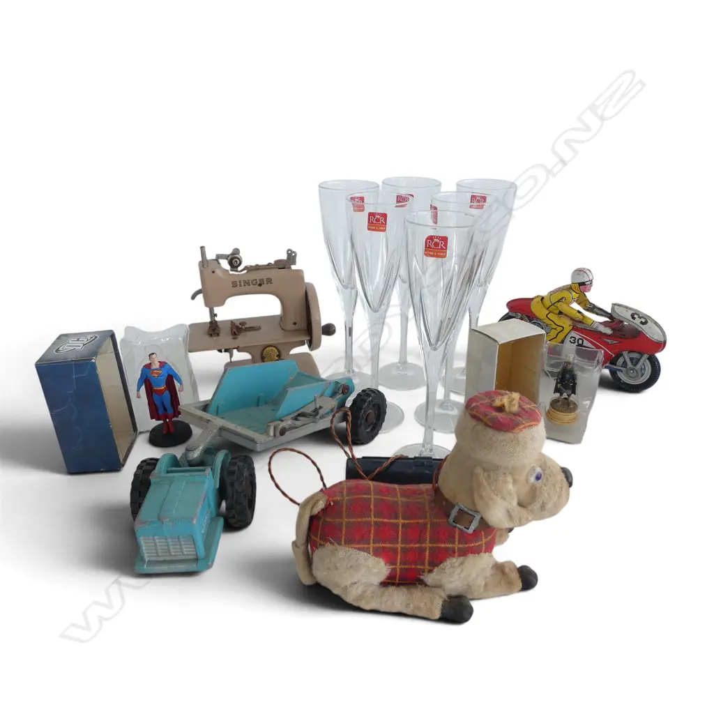 7 ITEMS; FUN HO GRADER TRUCK L.285mm, MINIATURE SINGER SEWING MACHINE, 6 RCR CHAMPAGNE FLUTES, JAPAN MOTOCYCLIST ETC Image 1++