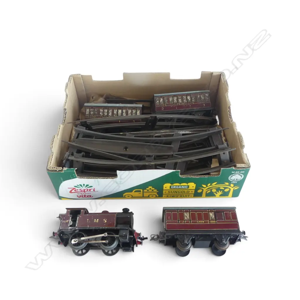 HORNBY TRAIN SET + TRACK  Image 1++