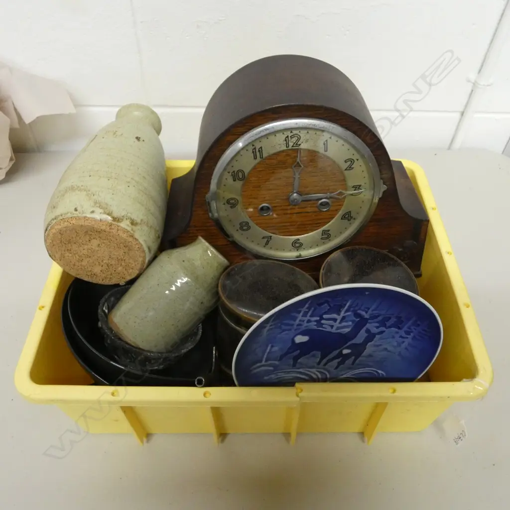 DECO MANTEL CLOCK, EP CUTLERY, PR ENAMEL CONTAINERS, CERAMICS ETC Image 1++