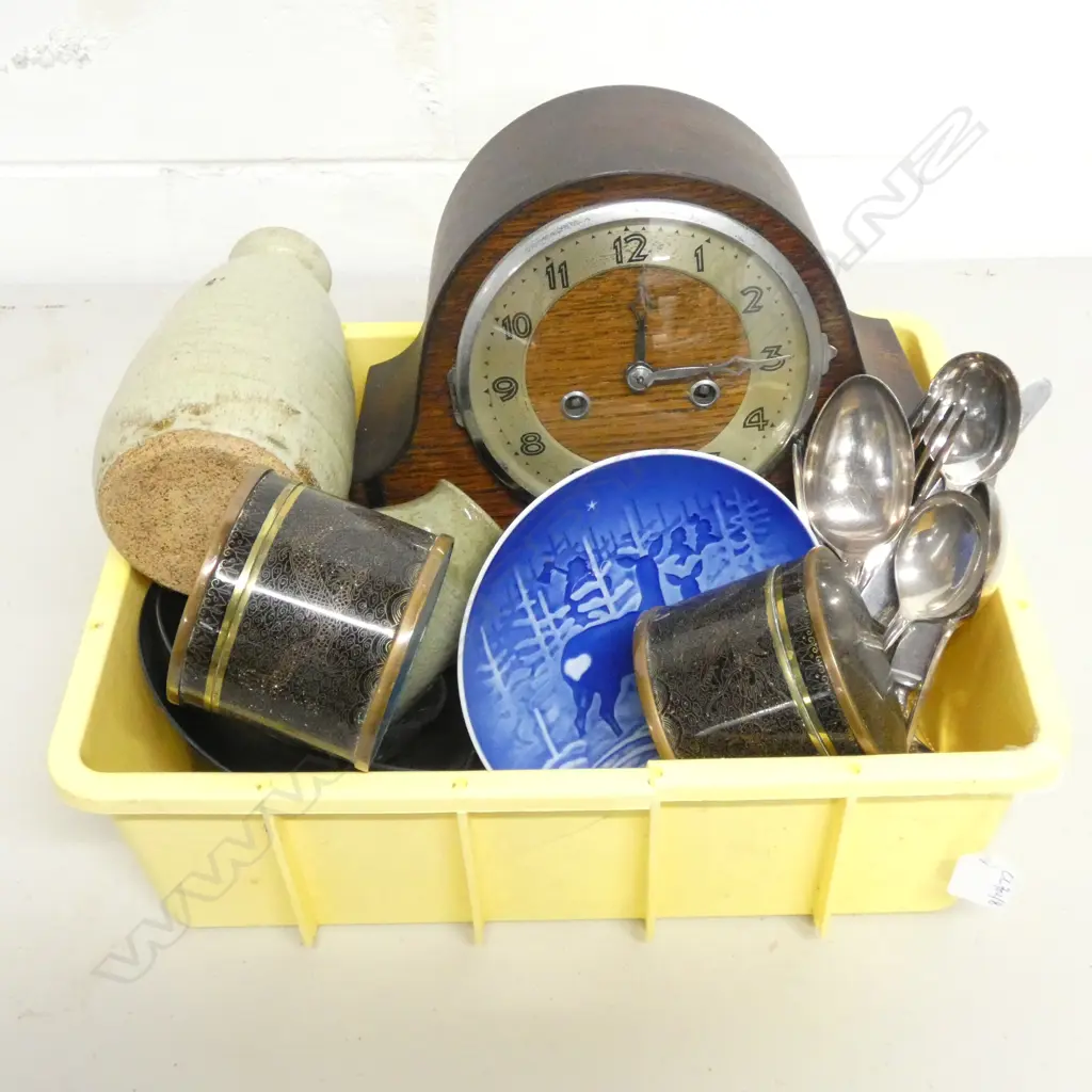 DECO MANTEL CLOCK, EP CUTLERY, PR ENAMEL CONTAINERS, CERAMICS ETC Image 1++