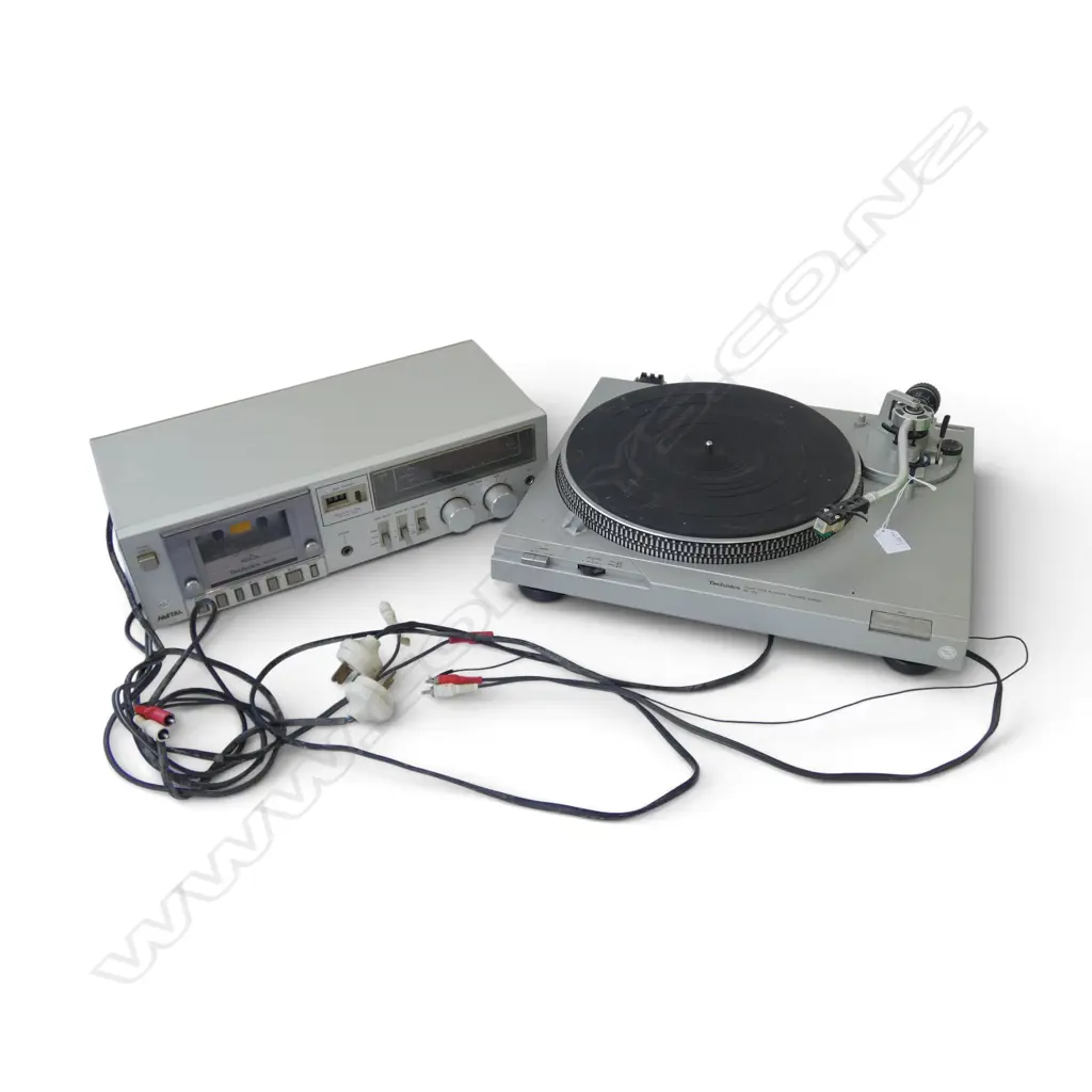 TECHNICS TURNTABLE SL-D2 + CASSETTE DECK RS-M215 Image 1++