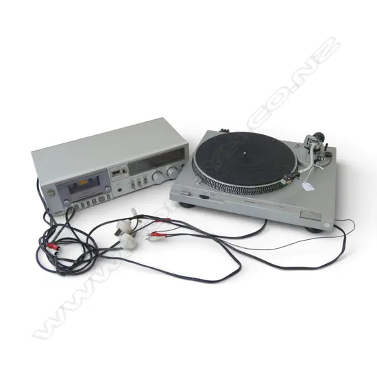 TECHNICS TURNTABLE SL-D2 + CASSETTE DECK RS-M215