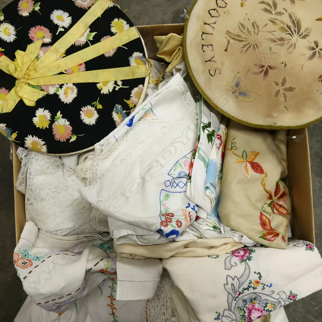 ASST. TABLE LINENS etc Image 1++