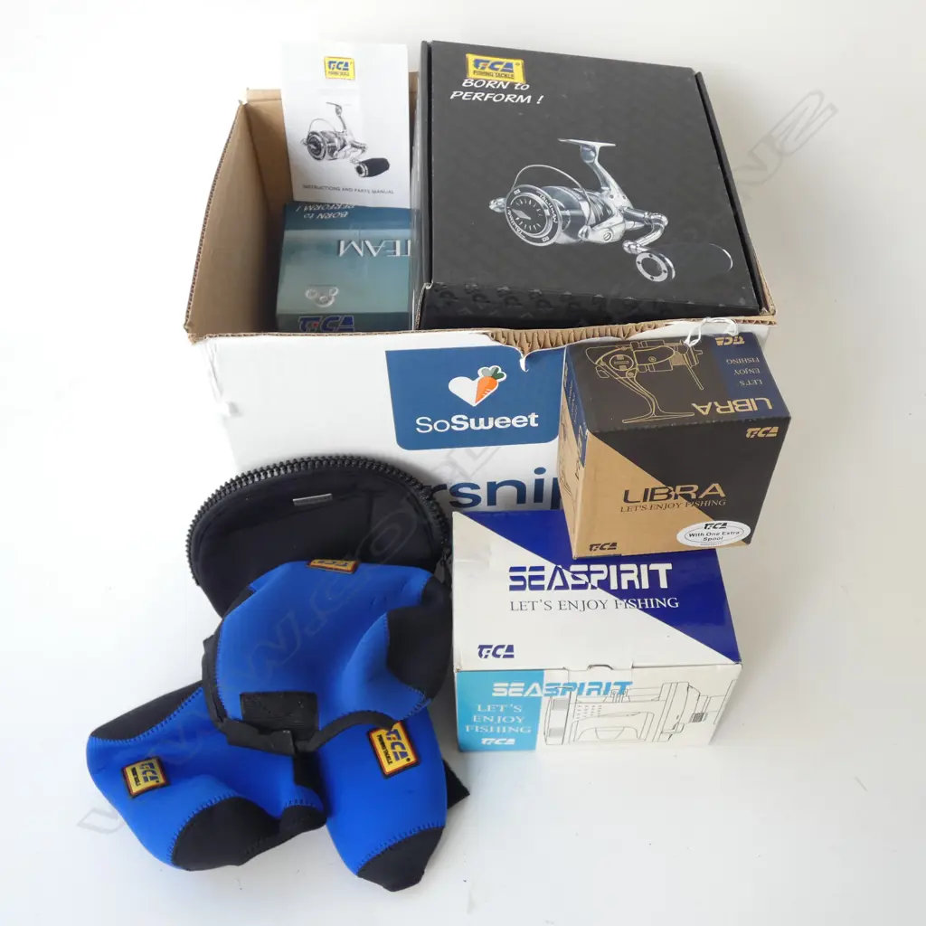 BOX LOT FISHING REEL BOXES & REEL PROTECTORS Image 1++