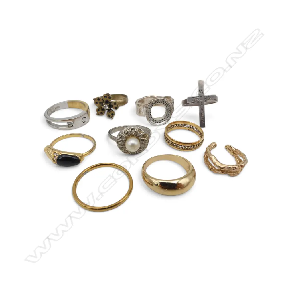 ASST. COSTUME RINGS Image 1++