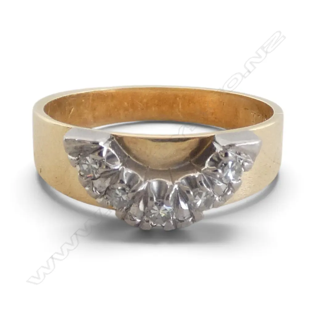 18CT CURVED ETERNITY DIAMOND RING 4.5gms Image 1++