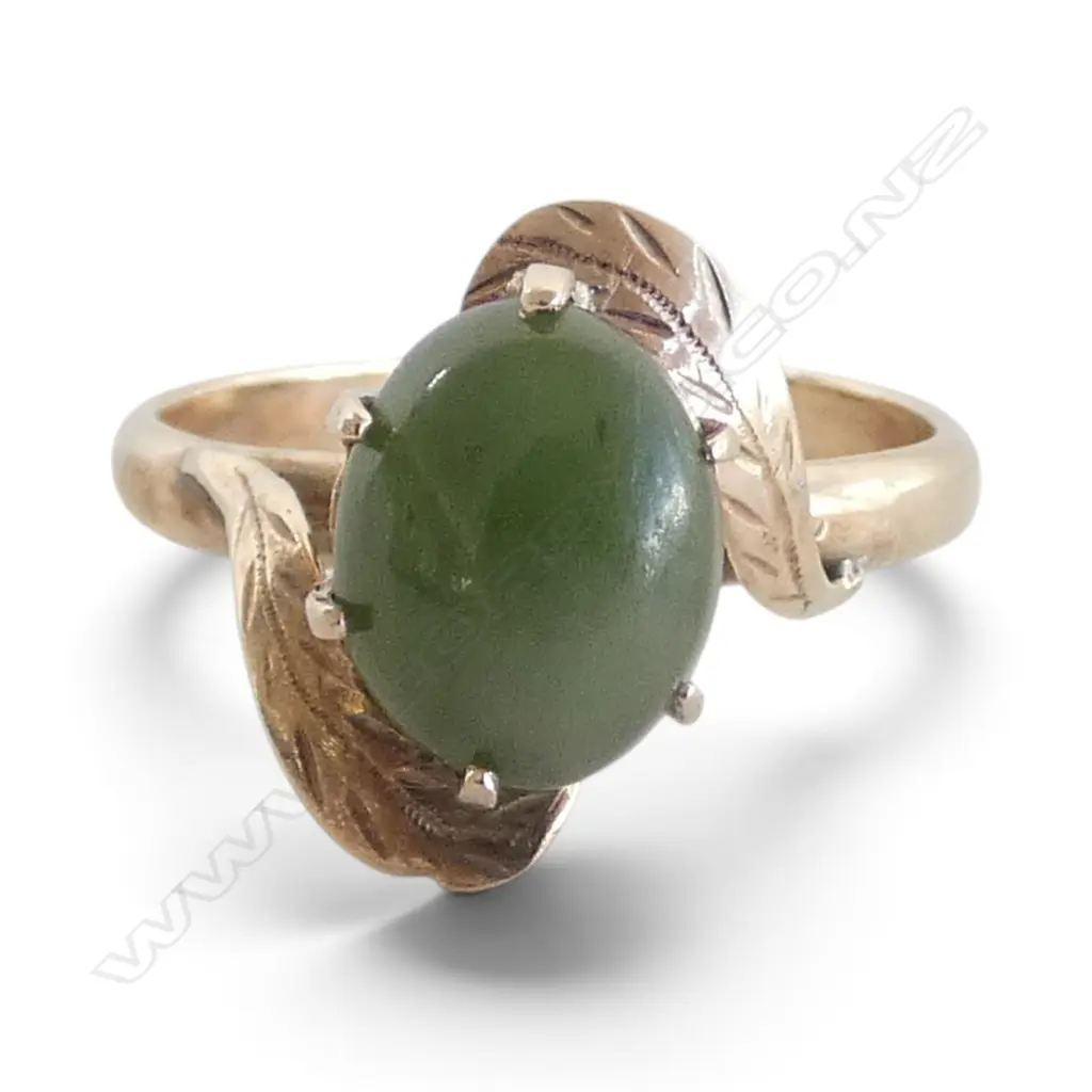 VINTAGE 18ct GOLD & POUNAMU RING 2.38gms Image 1++