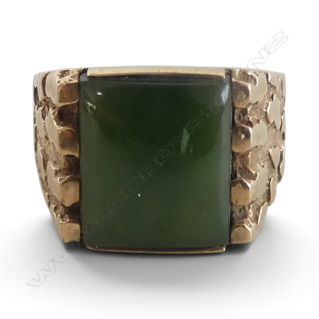 1970's 9ct GOLD & POUNAMU STYLISH GENT'S RING signet style 8gms Image 1++