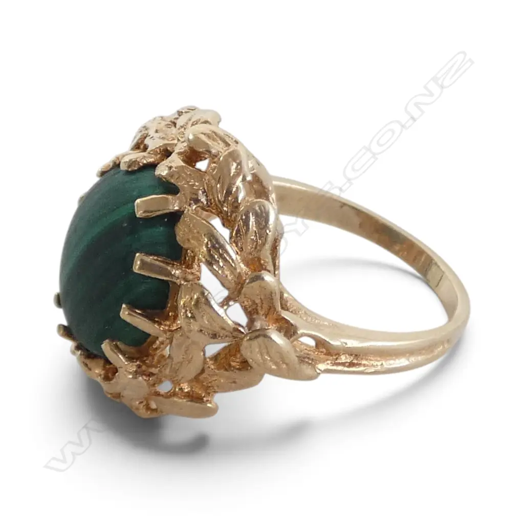 14CT MALACHITE RING 6gms Image 1++