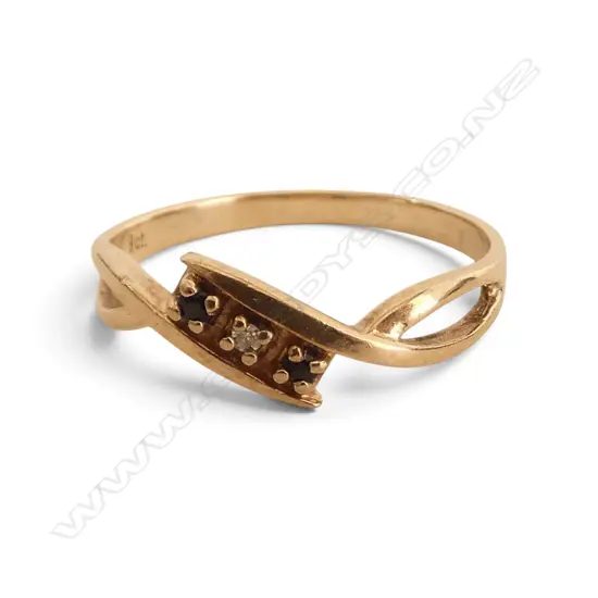 9ct GOLD & GEM SET RING 1.45gms SIZE M