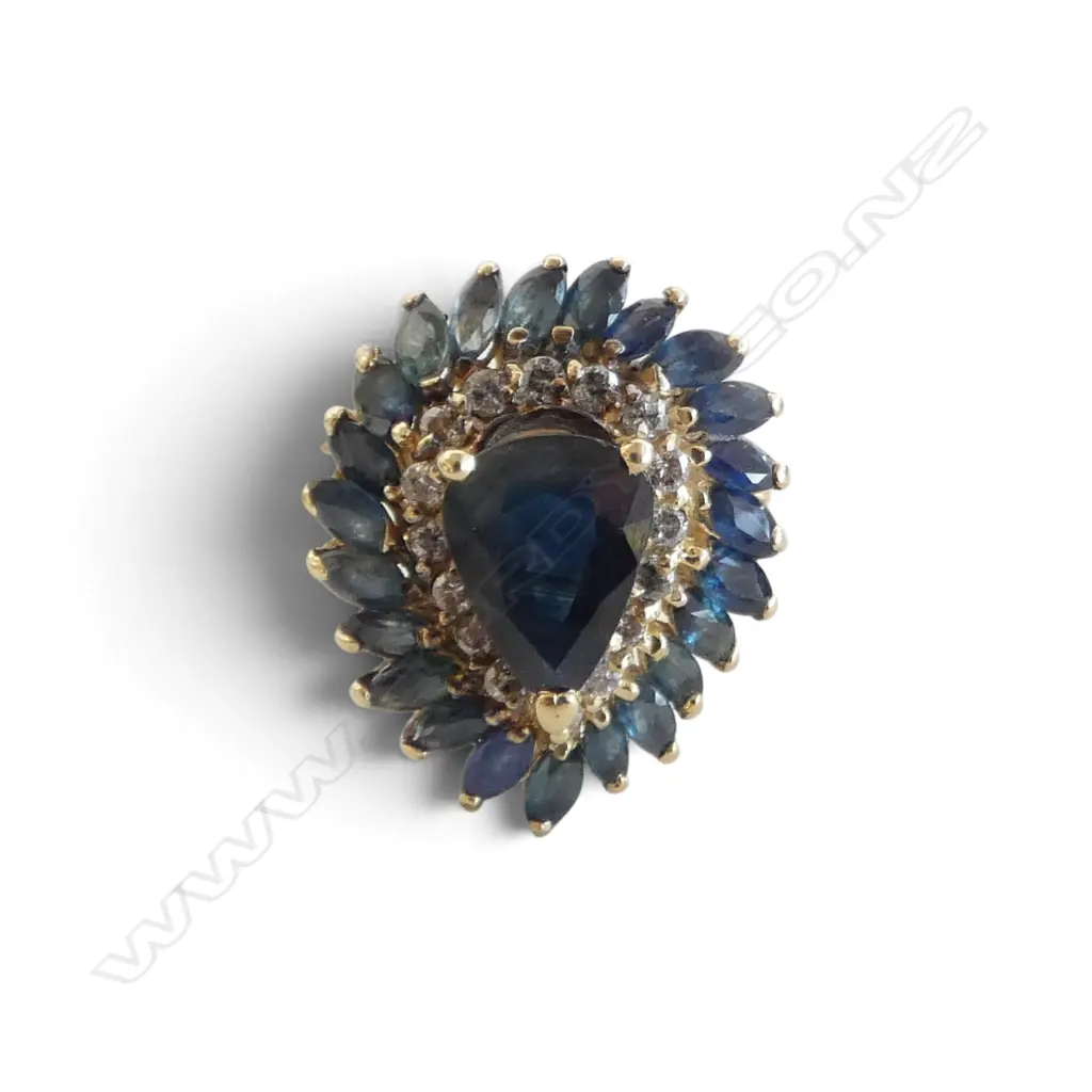 VINTAGE 14ct YELLOW GOLD SAPPHIRE & DIAMOND PRINCESS TYPE CLUSTER RING 8.4gms. 2012 valuation $5960 SIZE U Image 1++