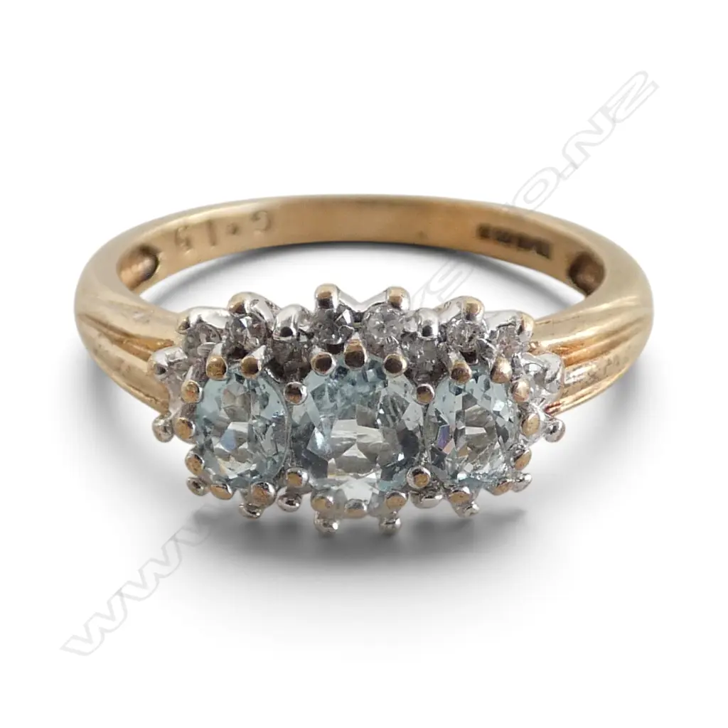 9CT AQUAMARINE AND SINGLE CUT DIAMOND RING 2.5gms SIZE O Image 1++