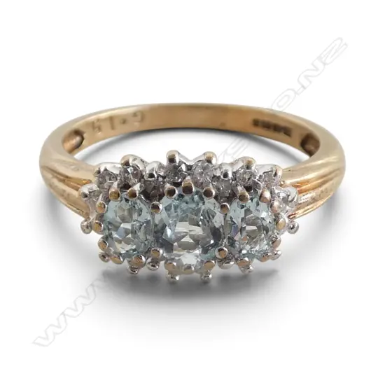 9CT AQUAMARINE AND SINGLE CUT DIAMOND RING 2.5gms SIZE O