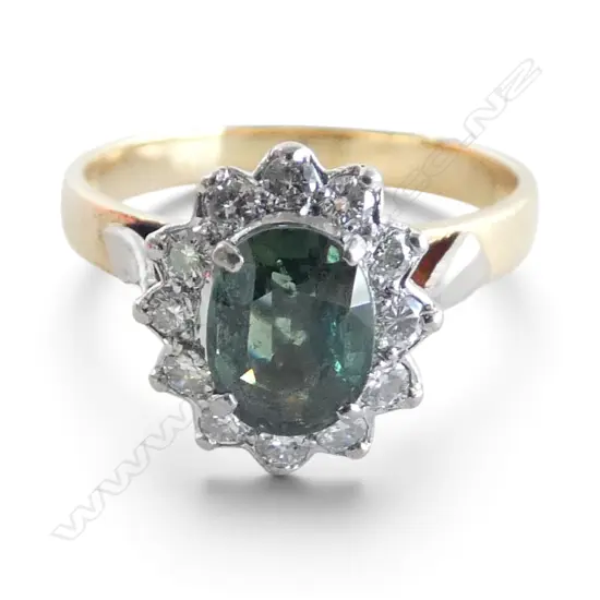 18ct TWO TONE GOLD, GREEN SAPPHIRE & DIAMOND RING 4.39gms size P1/2