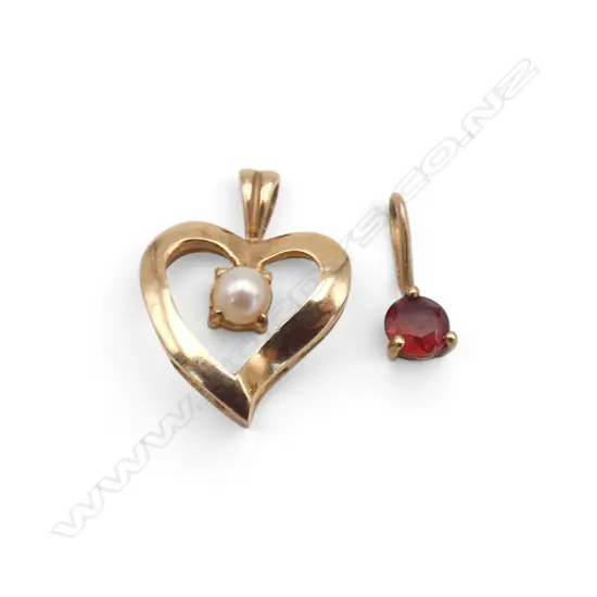 9ct & GARNET PENDANT 0.23gms & 9ct PEARL HEART PENDANT 1gm