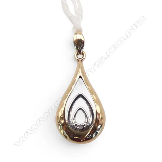 9ct TWO TONE GOLD PENDANT 0.58gms