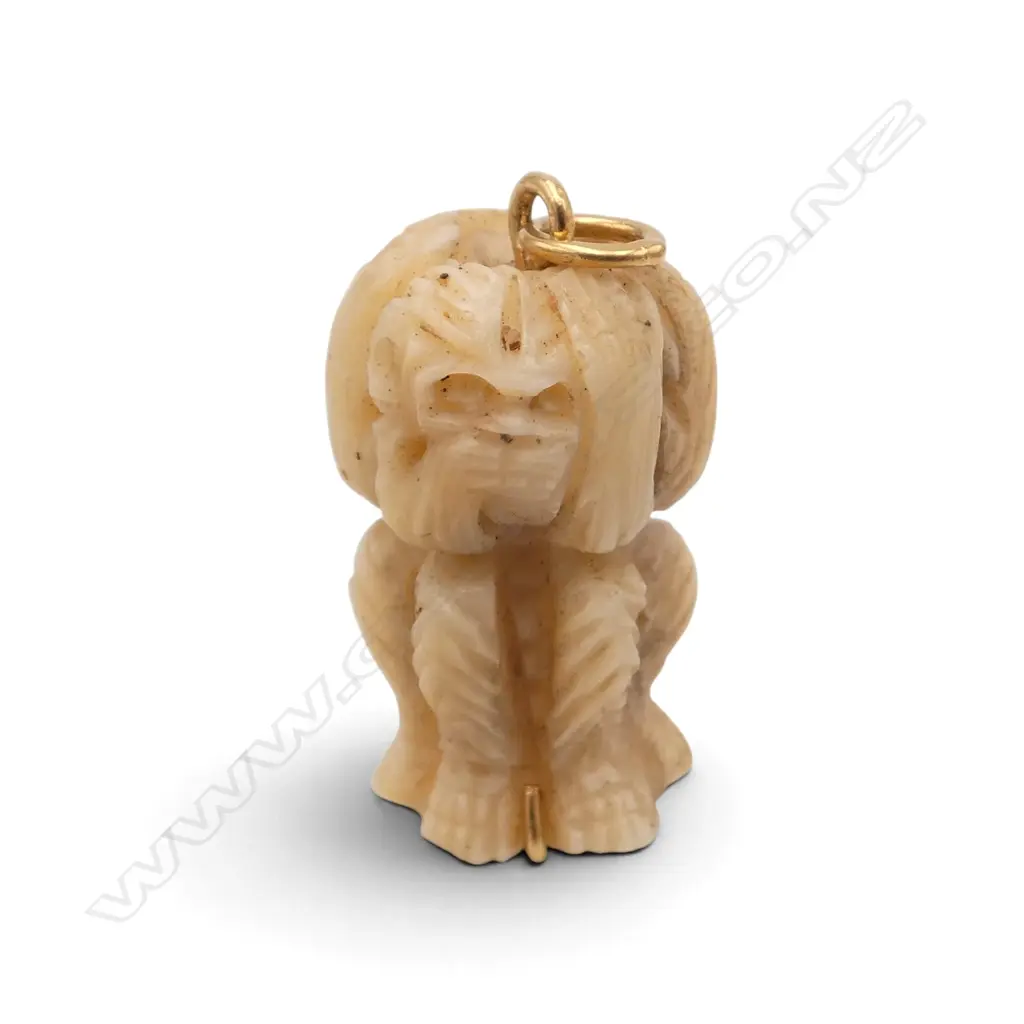 MARINE IVORY THREE WISE MONKEYS PENDANT W.GOLD FIXTURE testing 19.42ct, L.27mm Image 1++