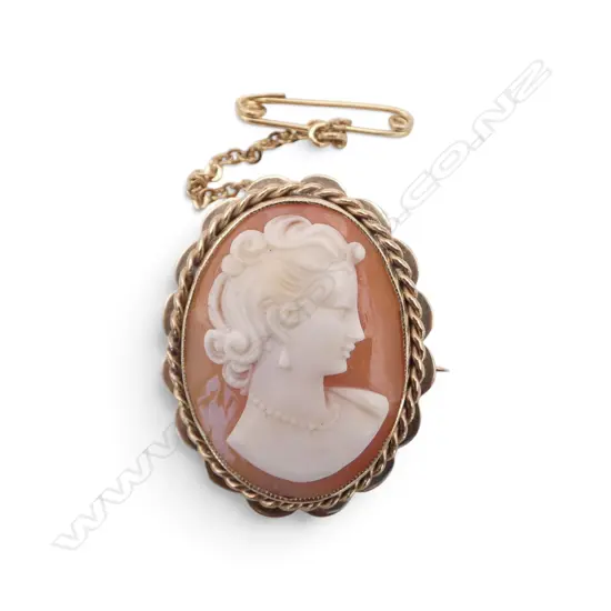 18ct YELLOW GOLD CAMEO BROOCH 6.06gms