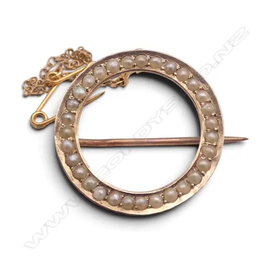 9CT SEED PEARL BROOCH 24mm dia 2.6gms