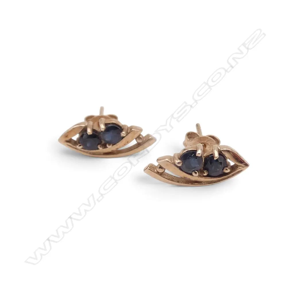 PAIR 9CT GOLD AND SAPPHIRE STUD EARRINGS 1.53gms Image 1++
