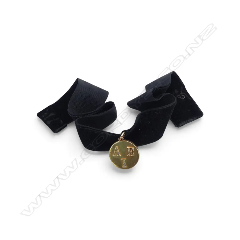 15CT GOLD LOCKET HINGE AF 5.3GMS Image 1++