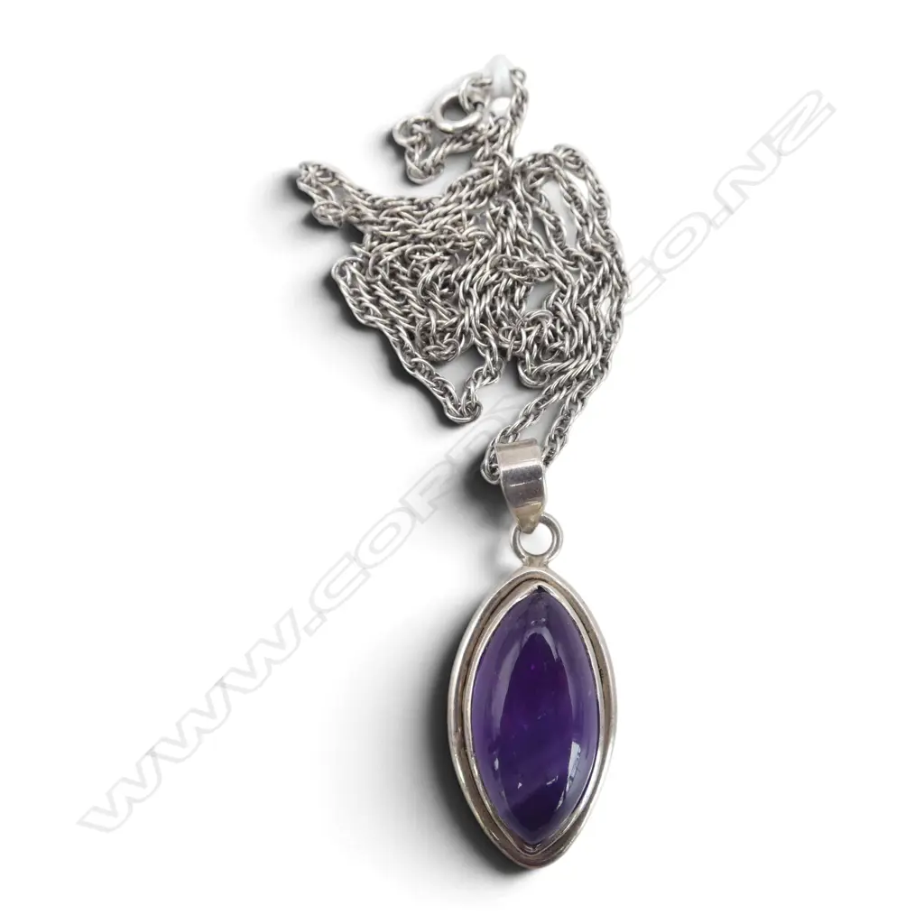 SILVER & AMETHYST PENDANT ON SILVER CHAIN Image 1++