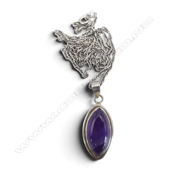 SILVER & AMETHYST PENDANT ON SILVER CHAIN