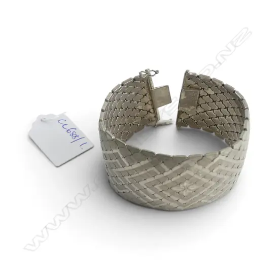 STG SILVER BRACELET 89gms