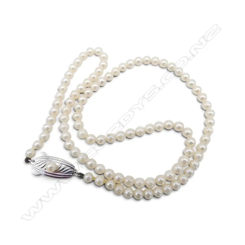 MIKIMOTO PEARL NECKLACE WITH MIKIMOTO SILVER CLASP  Image 1++