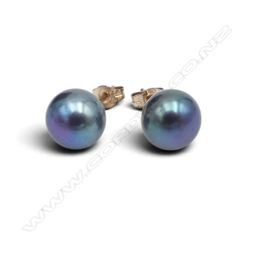 PAIR OF 9CT GOLD AND BLACK PEARL STUD EARRINGS Image 1++