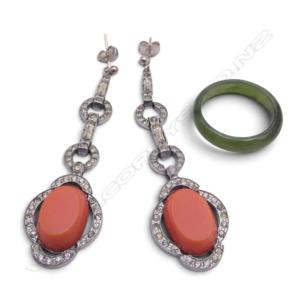 POUNAMU/JADE RING AND COSTUME DECO STYLE EARRINGS Image 1++